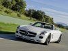 Mercedes-Benz официально представил SLS AMG без крыши - фото 11