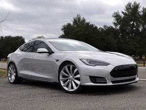 Tesla прекратит выпуск единственной серийной модели в декабре