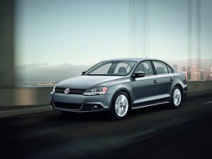 Концерн VW объявил об отзыве машин из-за опасности утечки топлива