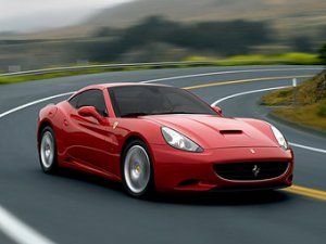 Обновленный суперкар Ferrari California станет легче и мощнее