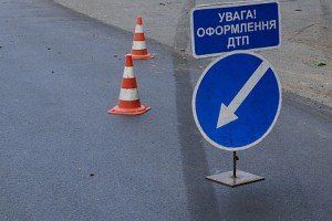 В Киеве машина сломала пешеходу обе ноги
