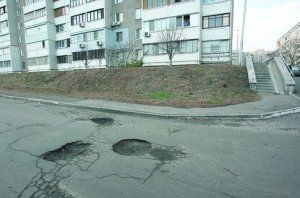 Ремонт ям на дорогах Киева власти решили отложить