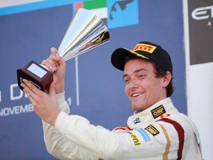 Подиум в Абу-Даби помог вице-чемпиону Формулы-2 сменить команду