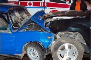 Форд на встречной полосе залетел в ВАЗ: оба автолюбителя были убиты