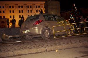 Пострадавшие под колесами наркомана в Луганске получат 100 тыс.