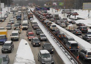 Зимняя плохая погода: власти Киева не видят неприятностей с перемещением автотранспорта