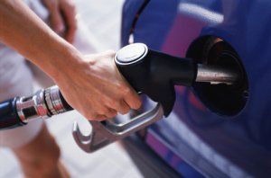 На каждой пятой АЗС украинцам продают некачественный бензин