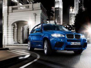 Компания BMW обновила самый мощный X5