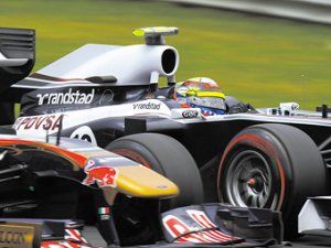 Руководитель Toro Rosso исключил Williams из числа соперников