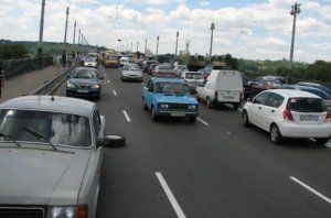 В Киеве дороги перекроют из-за мостов