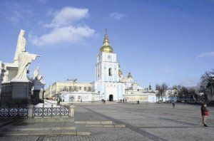 Возле киевских святынь исчезли парковки