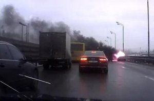 В Киеве на Южном мосту произошел пожар