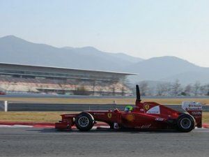 Эксперты отметили недостаток темпа у нового болида Scuderia Ferrari