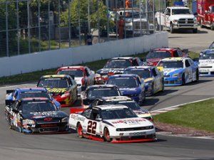 Жак Вильнев возвратится в гоночную линейку NASCAR