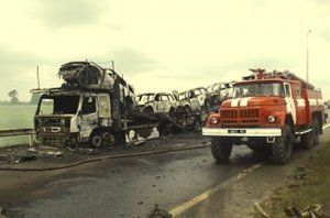 В ДТП на Ровенщине сгорели 2 грузового автомобиля и 5 Мицубиси Пахеро