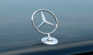 Mercedes-Benz безнадежно отстал от конкурентов