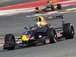 Даниил Квят стал вице-чемпионом азиатской Формулы-Renault 2.0