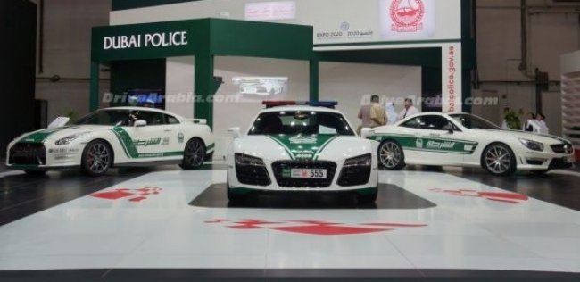 Дубайская полиция получила три новых патрульных суперкара