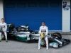 Новый «Мерседес» для Формулы-1 представили на трассе в Хересе - фото 5