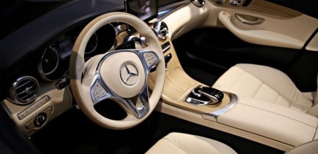 В Сети рассекретили интерьер кабриолета Mercedes-Benz С-Class