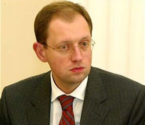 Яценюк отказался от услуг эскорта ГАИ