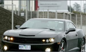 Прототип Chevrolet Camaro пойман без камуфляжа