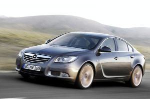 Opel официально представил новый седан Insignia. ВИДЕО