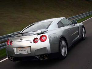 Европейцы разобрали все Nissan GT-R