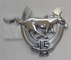 Форд Мустанг обрел торжественную символику