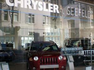 Модели Chrysler подорожали на 2%