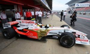 Автоспорт: Формула-1 проводит первые межсезонные тесты