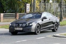 Новые шпионские фото следующего поколения Mercedes CLK!