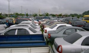 Продажи автомобилей в США в ноябре упали на 37%