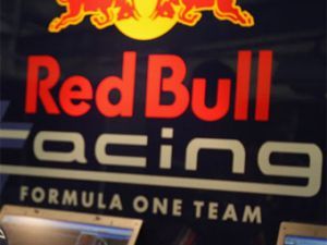 Red Bull будет применять KERS команды Рено