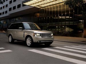 В Нью-Йорке дебютировали обновленные внедорожники Range Rover