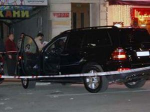В Москве расстреляли автомобиль Mercedes