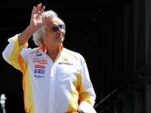 Флавио Бриаторе заинтересовался покупкой команды Renault