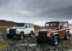 Land Rover выпустил ограниченные серии Defender Fire и Ice