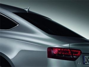 Компания Audi частично рассекретила пятидверное купе A5 Sportback