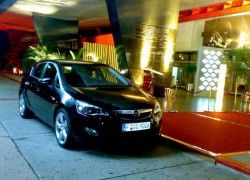 Новый Opel Astra засветился в Ялте