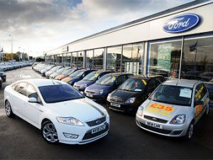 В Великобритании продажи автомобилей выросли впервые за 15 месяцев