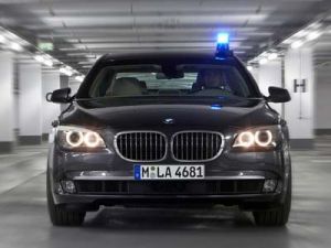 BMW представил бронированный флагман