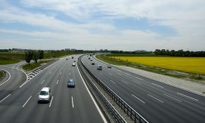 Германия планирует выпустить на дороги 1 млн электромобилей