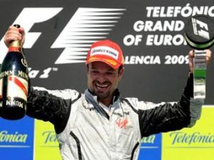 Баррикелло впервые за пять лет выиграл гонку Формулы-1