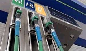 Средняя по России цена бензина перевалила за 21 руб./л