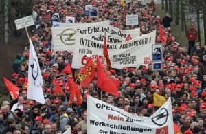 Рабочие Opel потребовали у руководства 70 млн евро отпускных