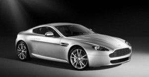 Aston Martin предоставил фото V8 Vantage 2010