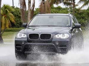 Обновленный BMW X5 получил турбированный двигатель
