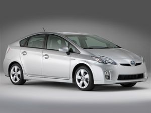 Toyota Prius победила в рейтинге Consumer Reports несмотря на дефект