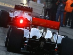 FIA проверит легальность болида Формулы-1 McLaren